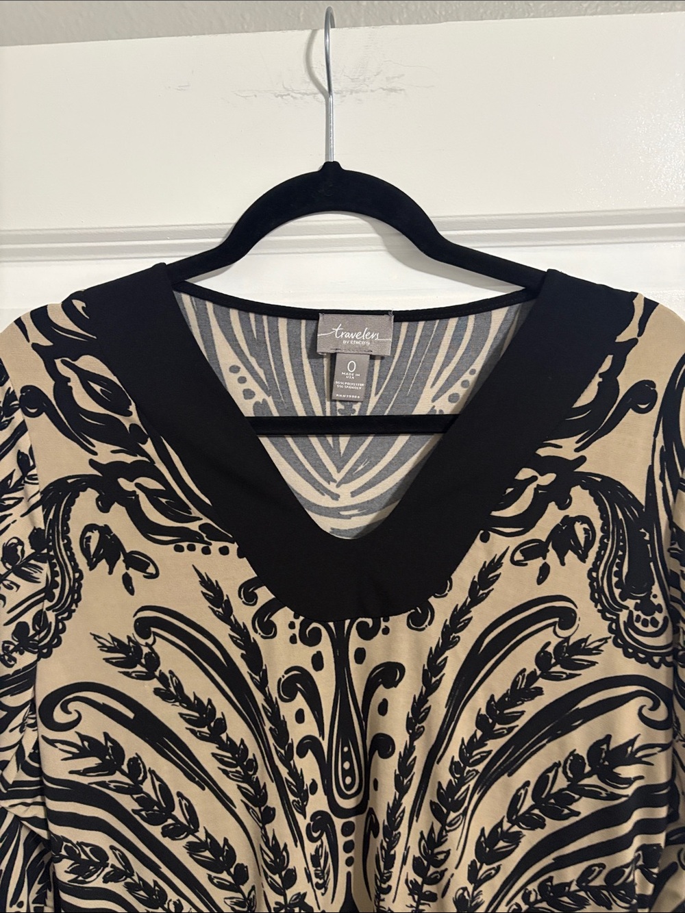 Chico's Travelers Black and Tan Printed V-Neck Tunic
